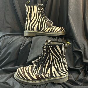 Rockin cream& brown zebra stripe Dr Martens size 38 in great condition
